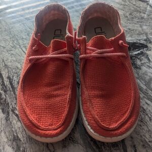 Size 7 Hey dudes